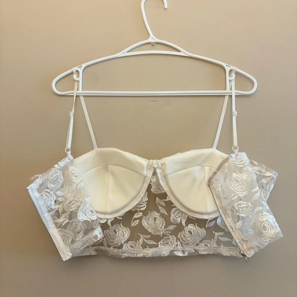 4/$20➡️  Sheer White Floral Lace Bustier with Zip Back – Size Large 20" PTP EUC - Picture 12 of 13